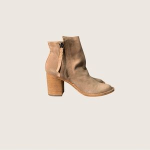 Dolce Vita Boots | Nude Sz. 9